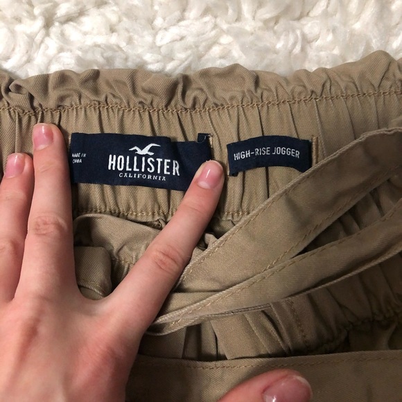 Hollister tan pants - Picture 3 of 4
